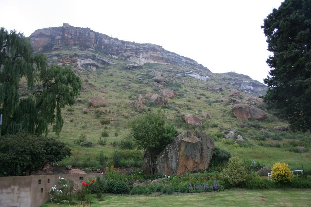 Aspen Guest House Clarens Bagian luar foto